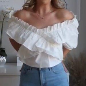 NWT ZARA RUFFLED TOP - S
